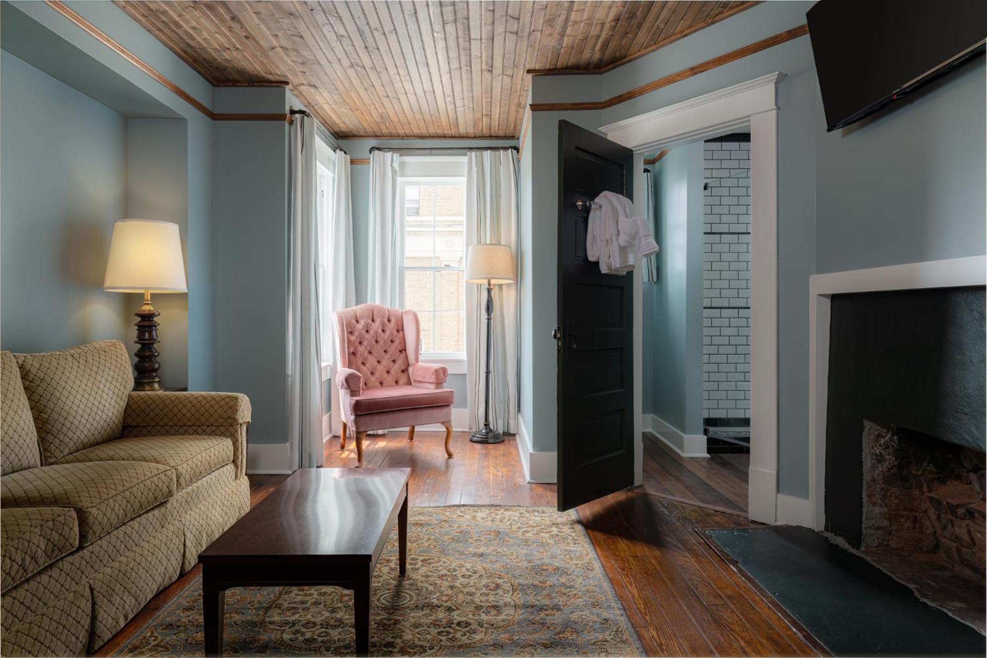 The Nuwray Hotel & Carriage House Burnsville Dış mekan fotoğraf